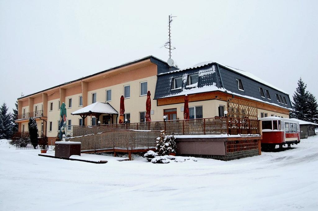 Hotel Vrchovina Подоми Экстерьер фото